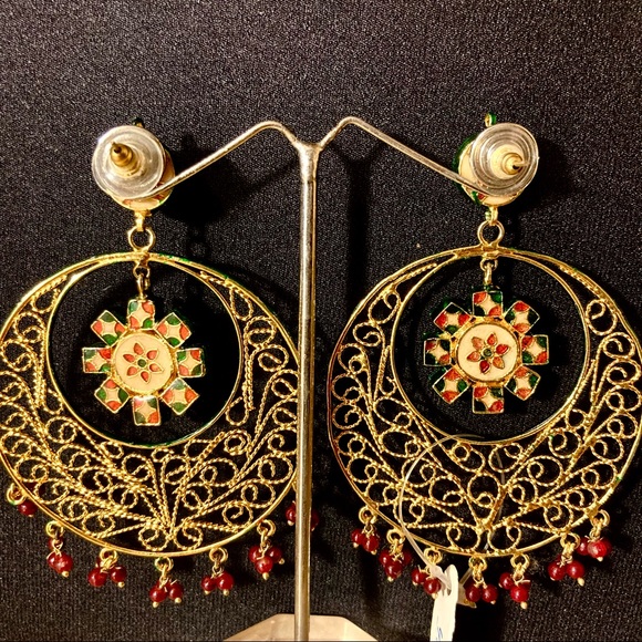 Stunning Earrings - Picture 2 of 2